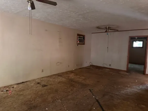 $24,900 | 204 South 10th Street, Herrin, IL 62948