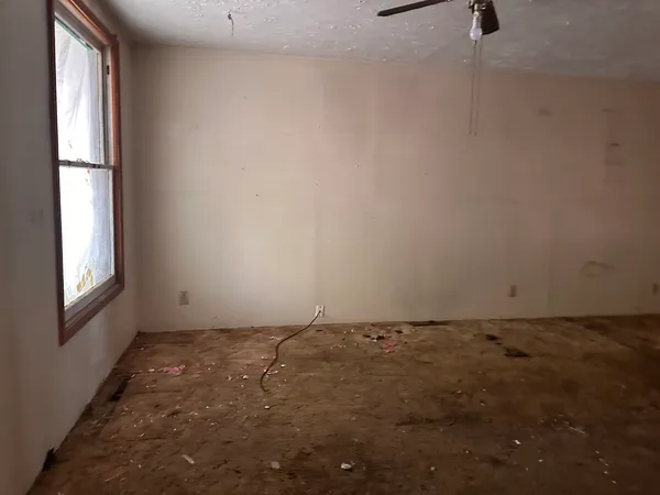 $24,900 | 204 South 10th Street, Herrin, IL 62948