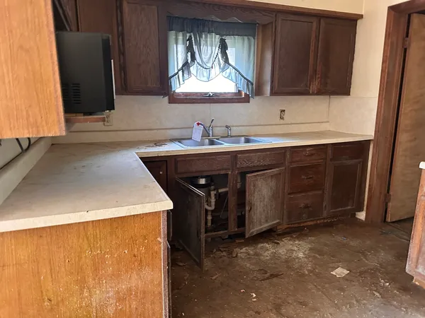 $24,900 | 204 South 10th Street, Herrin, IL 62948