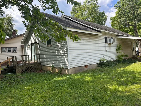 $24,900 | 204 South 10th Street, Herrin, IL 62948