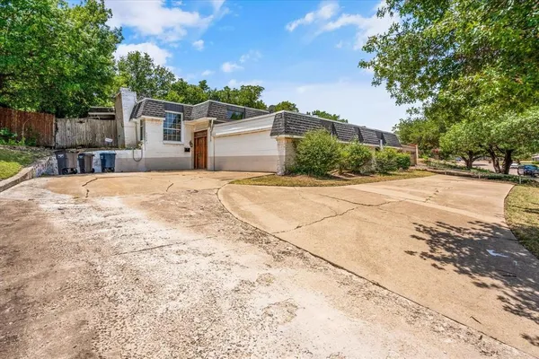 $1,695 | 5338 Wonder Drive, Fort Worth, TX 76133