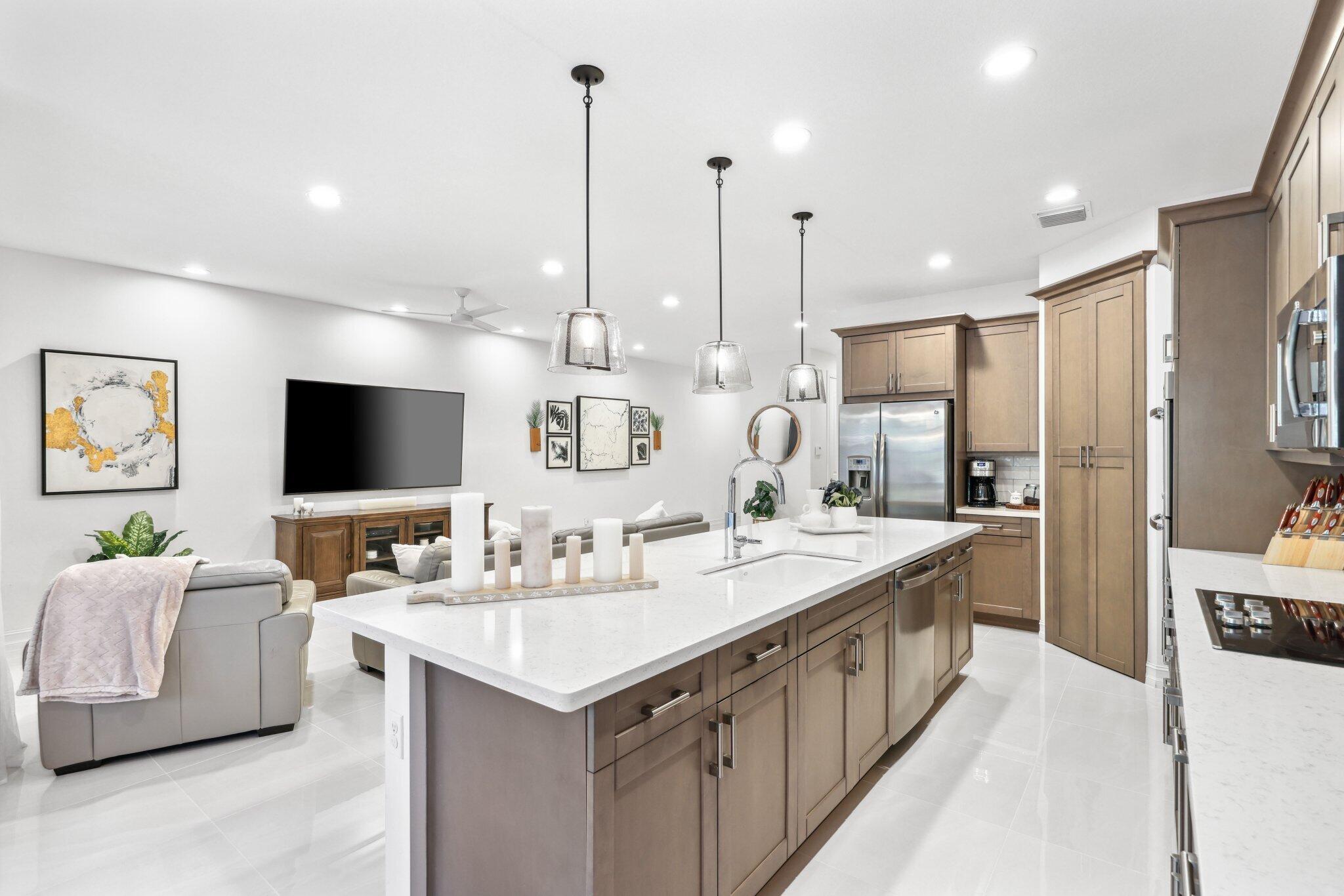 100 Northwest 69th Circle, Unit 24 Boca Raton, FL 33487 - Photo 12 of 61 Kitchen