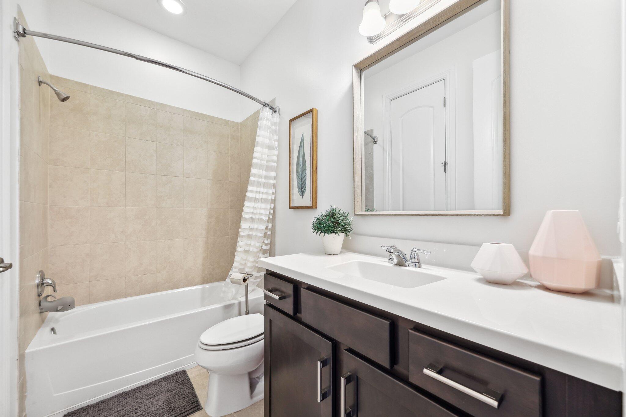 100 Northwest 69th Circle, Unit 24 Boca Raton, FL 33487 - Photo 34 of 61 Bathroom 2