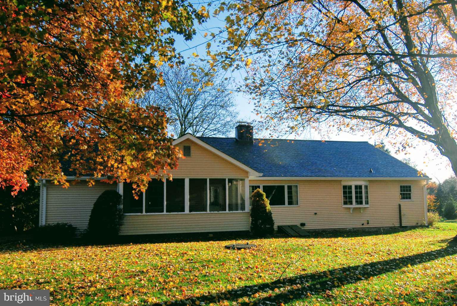 174 Firethorn Road Newtown, PA 18940 - Photo 3 of 25