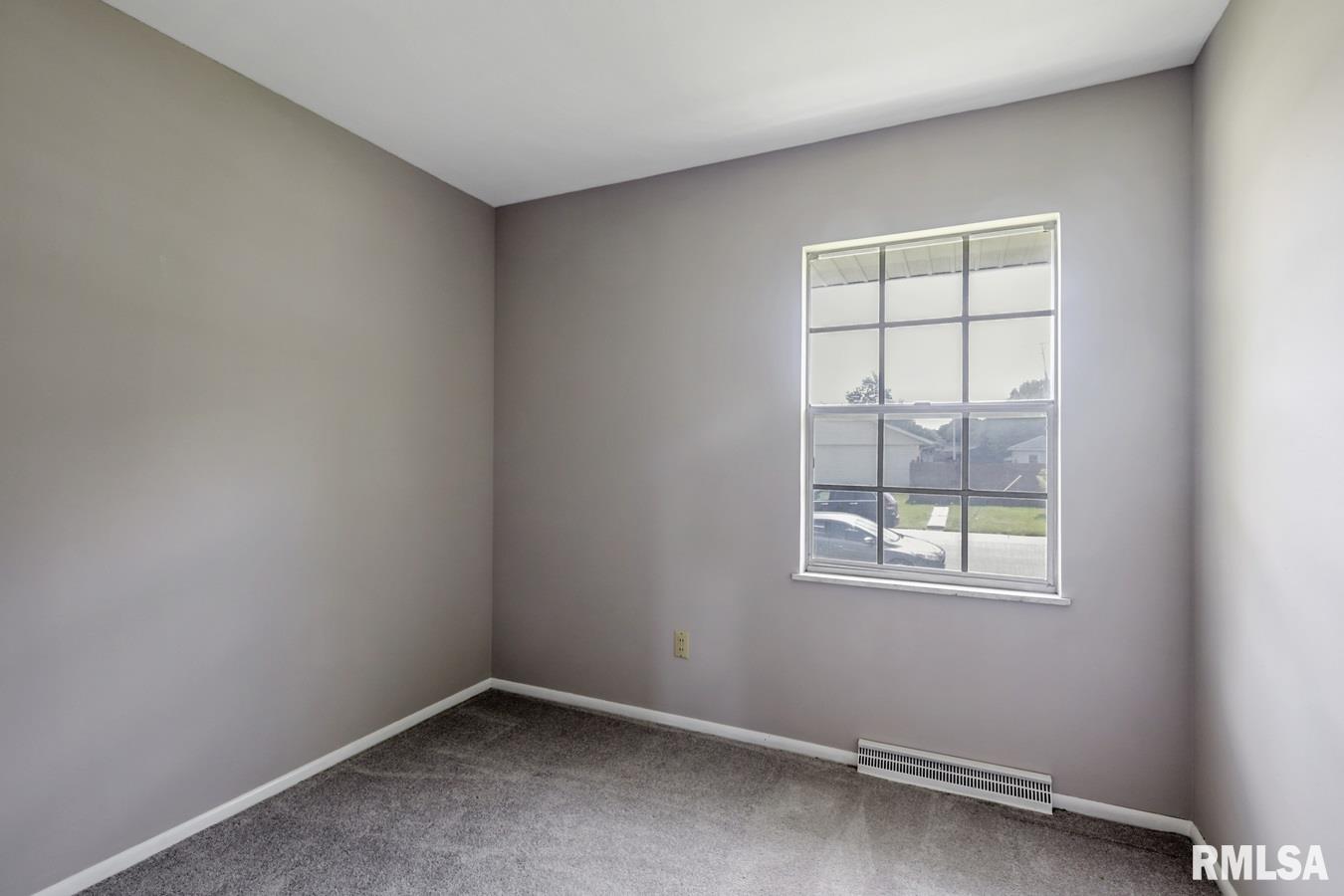 37 Groton Drive Springfield, IL 62702 - Photo 12 of 24 Gallery Image 12