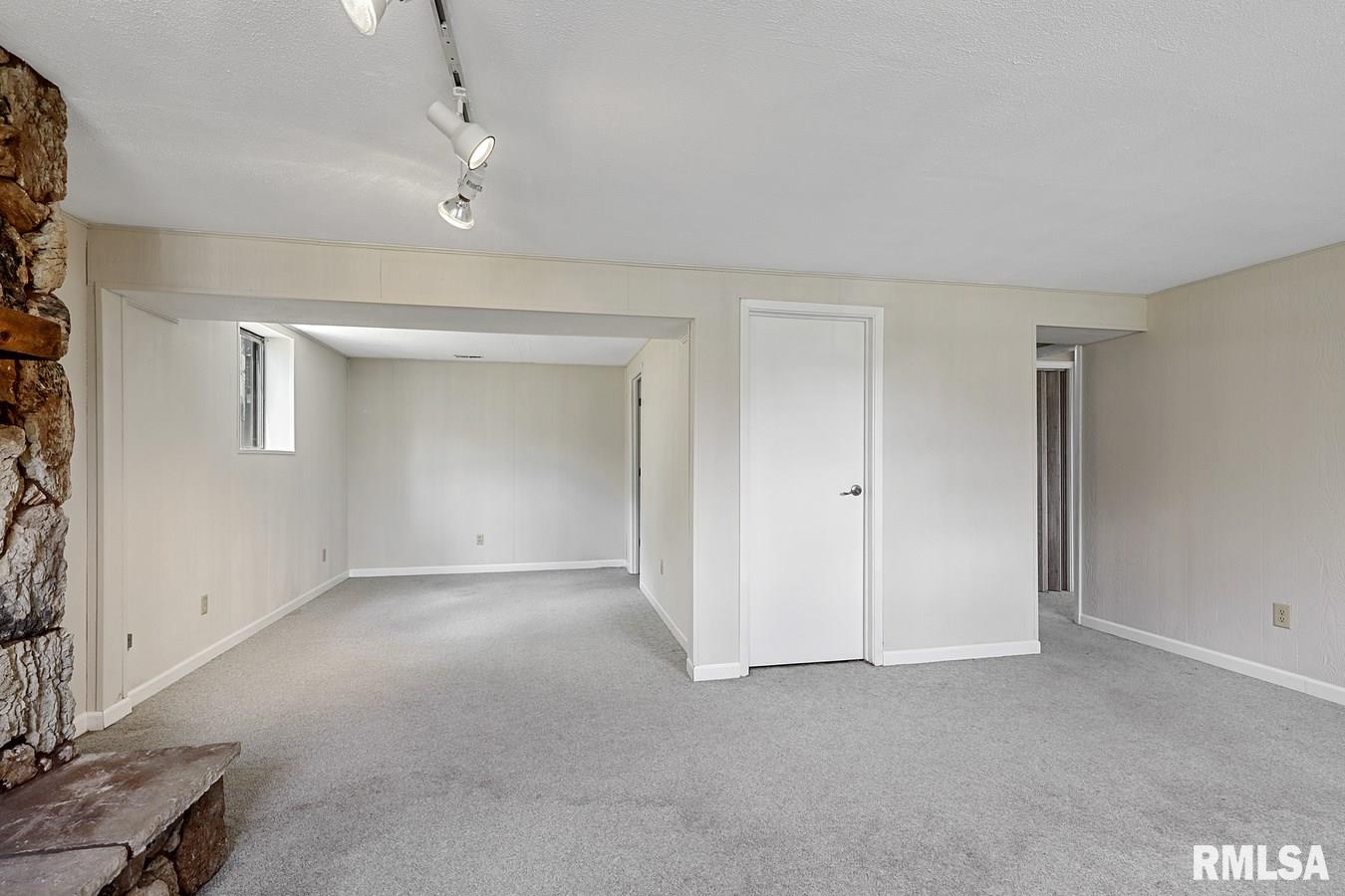 37 Groton Drive Springfield, IL 62702 - Photo 22 of 24 Gallery Image 22