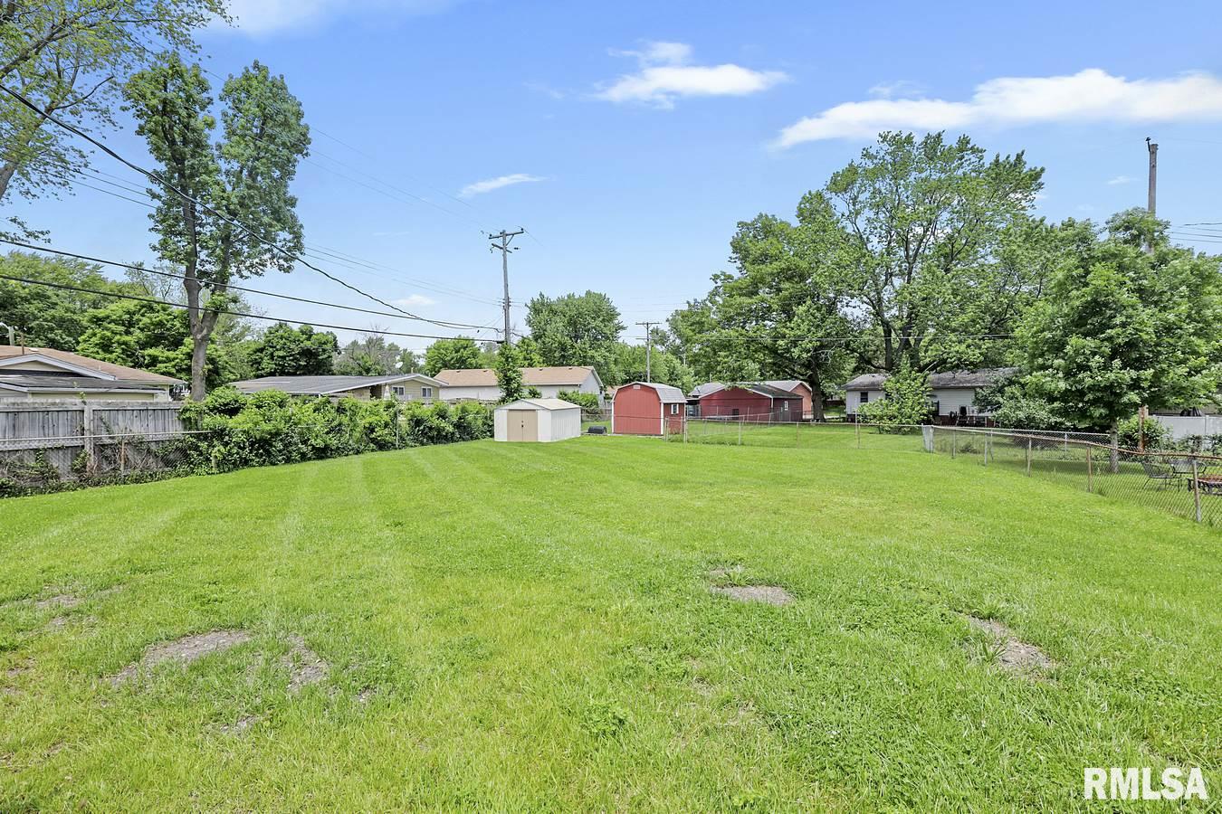 37 Groton Drive Springfield, IL 62702 - Photo 4 of 24 Gallery Image 4