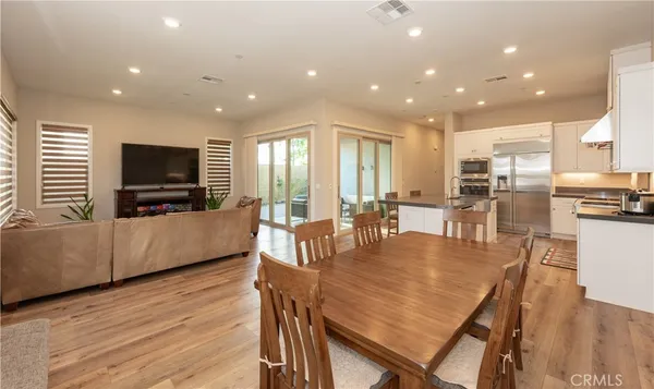 $5,600 | 114 Character, Irvine, CA 92618