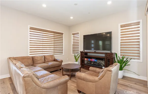 $5,600 | 114 Character, Irvine, CA 92618