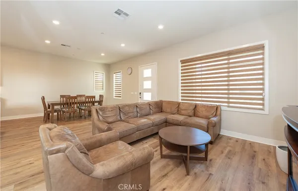 $5,600 | 114 Character, Irvine, CA 92618