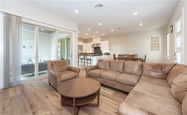 $5,600 | 114 Character, Irvine, CA 92618