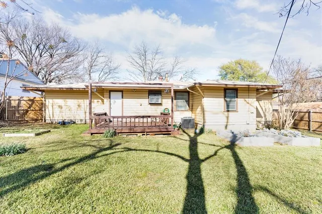 $1,790 | 1500 Sherman Street, Arlington, TX 76012