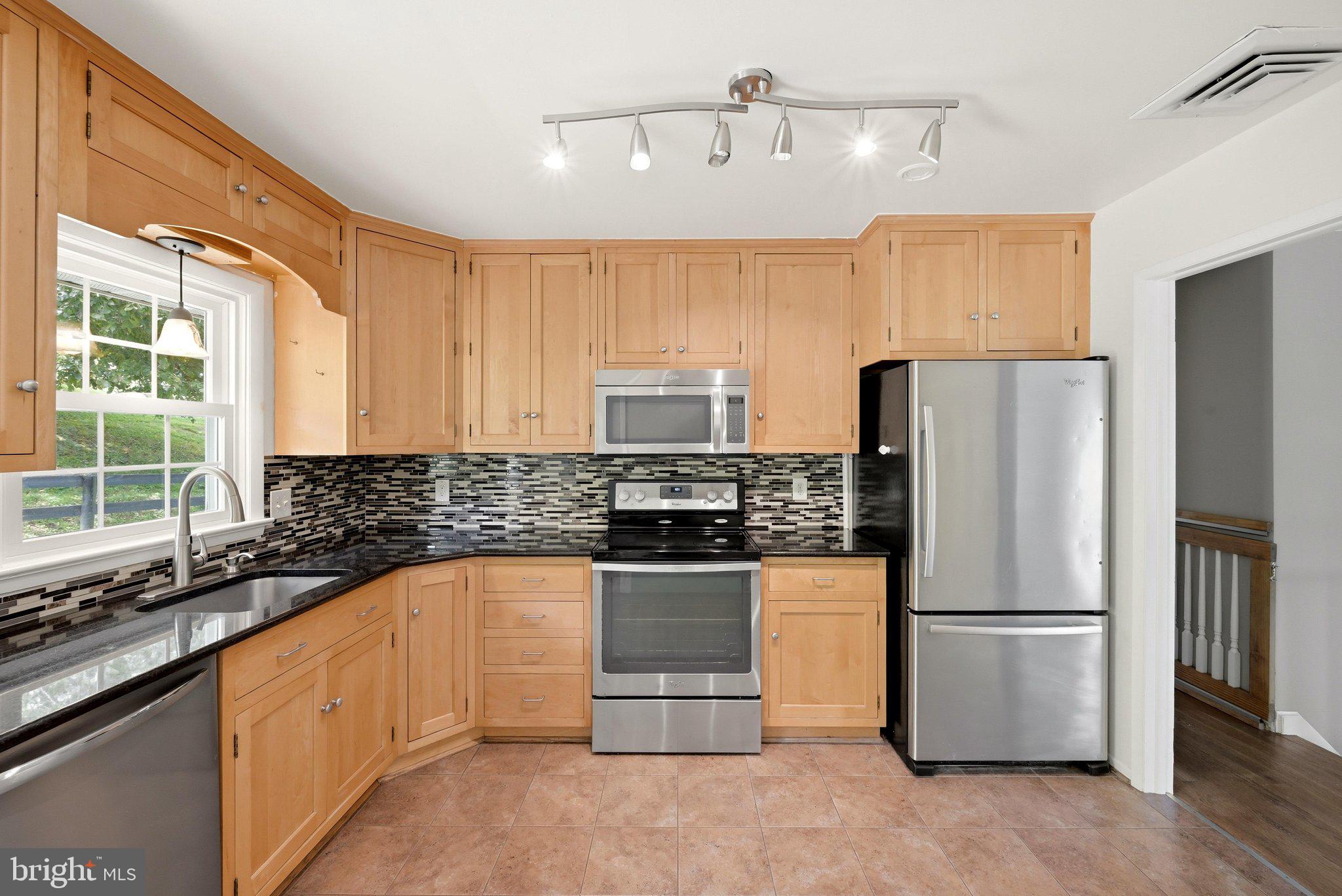 18459 Harmony Church Road Hamilton, VA 20158 - Photo 21 of 80 Kitchen