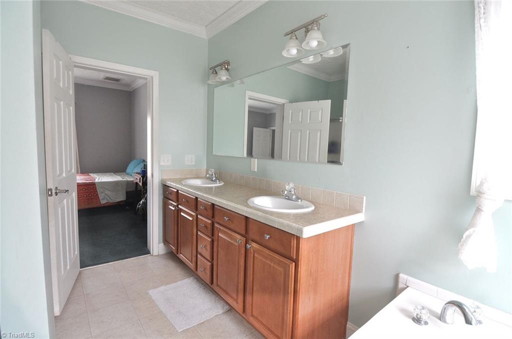 1015 George Hege Road Lexington, NC 27295 - Photo 6 of 17 Gallery Image 6