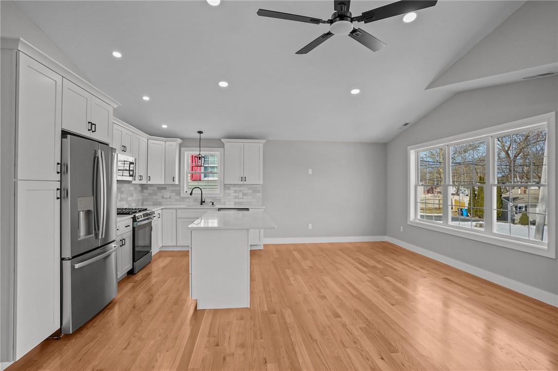 85 Colonial Avenue Cumberland, RI 02864 - Photo 4 of 22