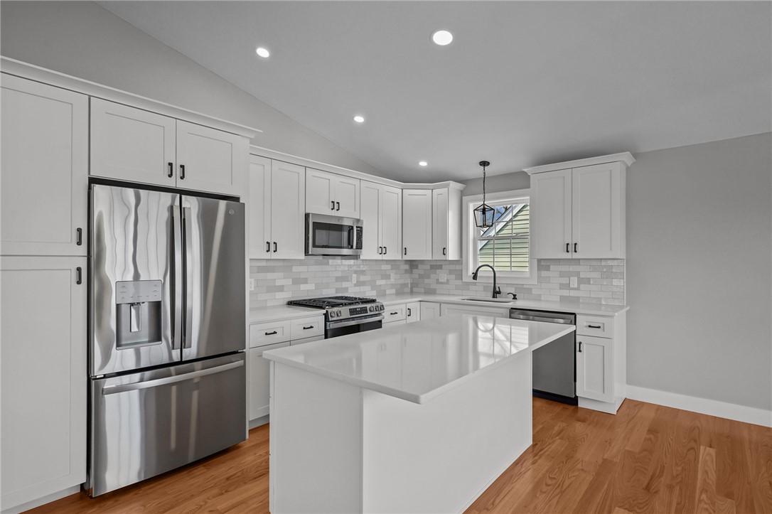 85 Colonial Avenue Cumberland, RI 02864 - Photo 5 of 22