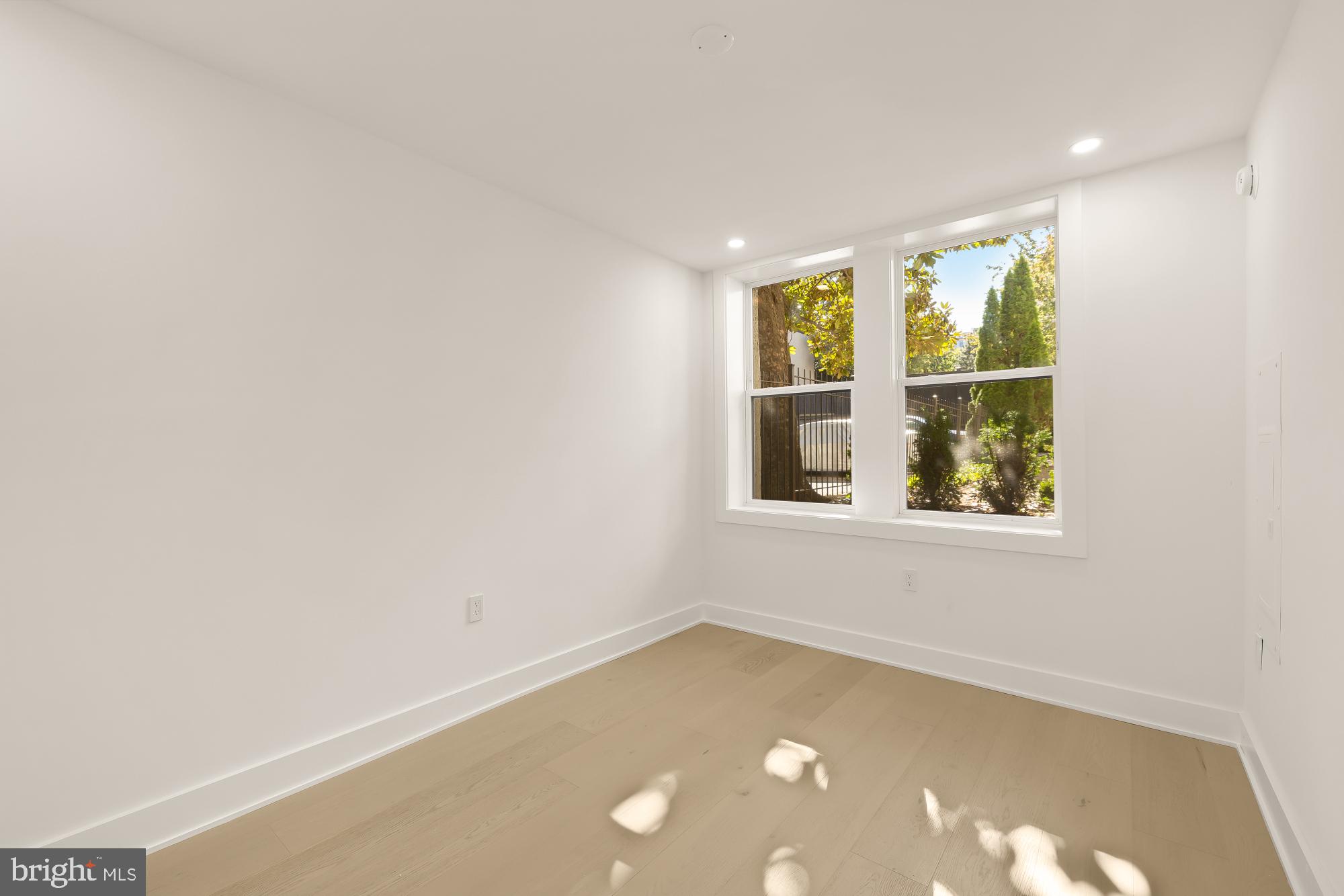 2116 Kalorama Road Northwest, Unit 104 Washington, DC 20008 - Photo 23 of 33 an empty room with a window