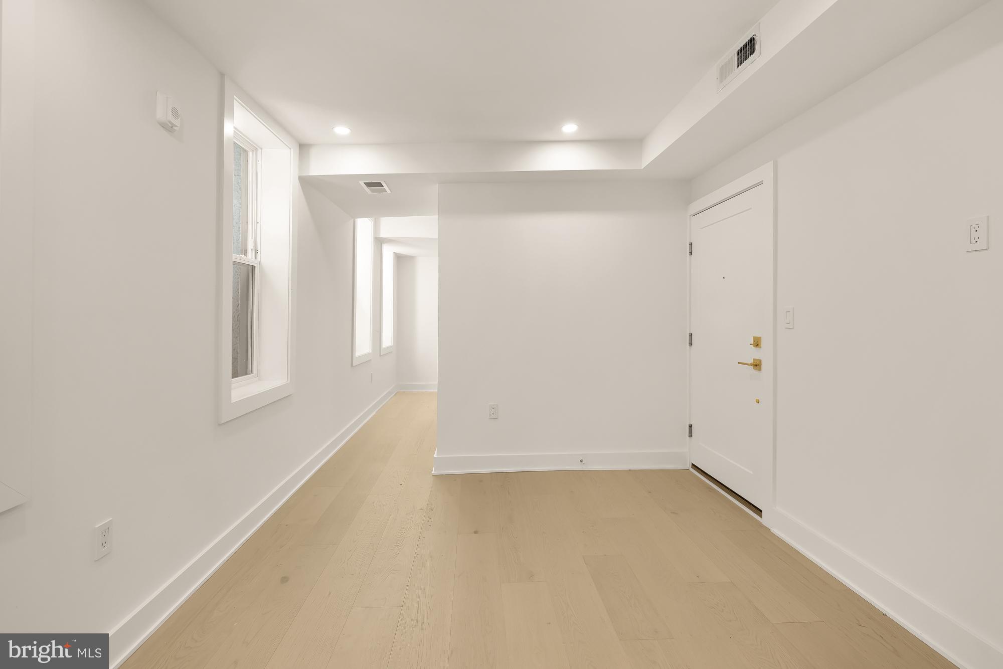 2116 Kalorama Road Northwest, Unit 104 Washington, DC 20008 - Photo 8 of 33 a view of hallway with window