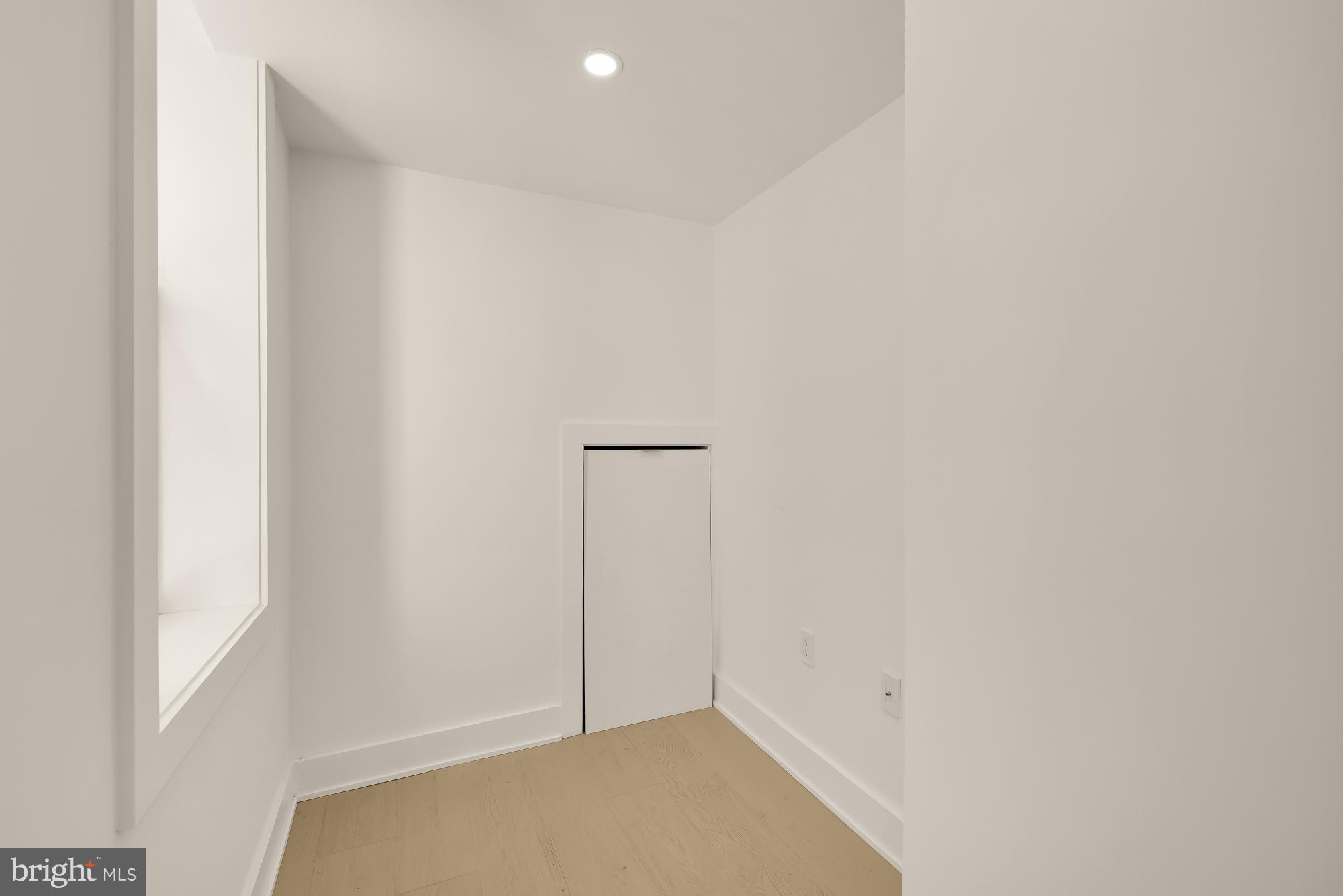 2116 Kalorama Road Northwest, Unit 104 Washington, DC 20008 - Photo 9 of 33 a view of small space