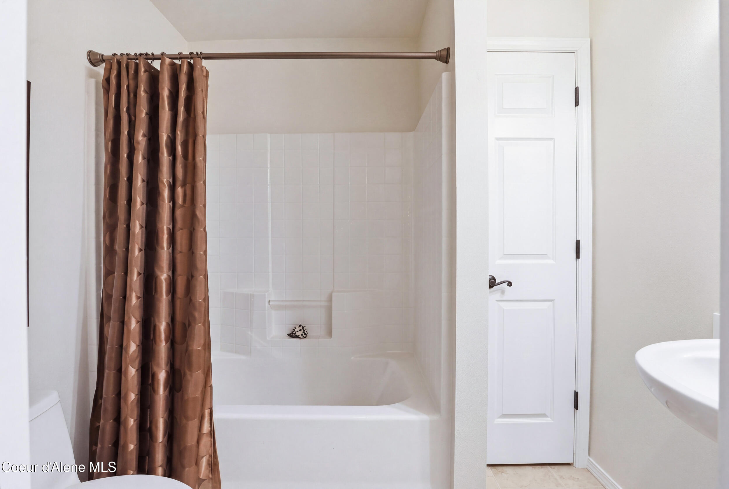 3654 Scotchpine Lane, Unit 2 Coeur D'Alene, ID 83815 - Photo 17 of 62 Guest Bathroom