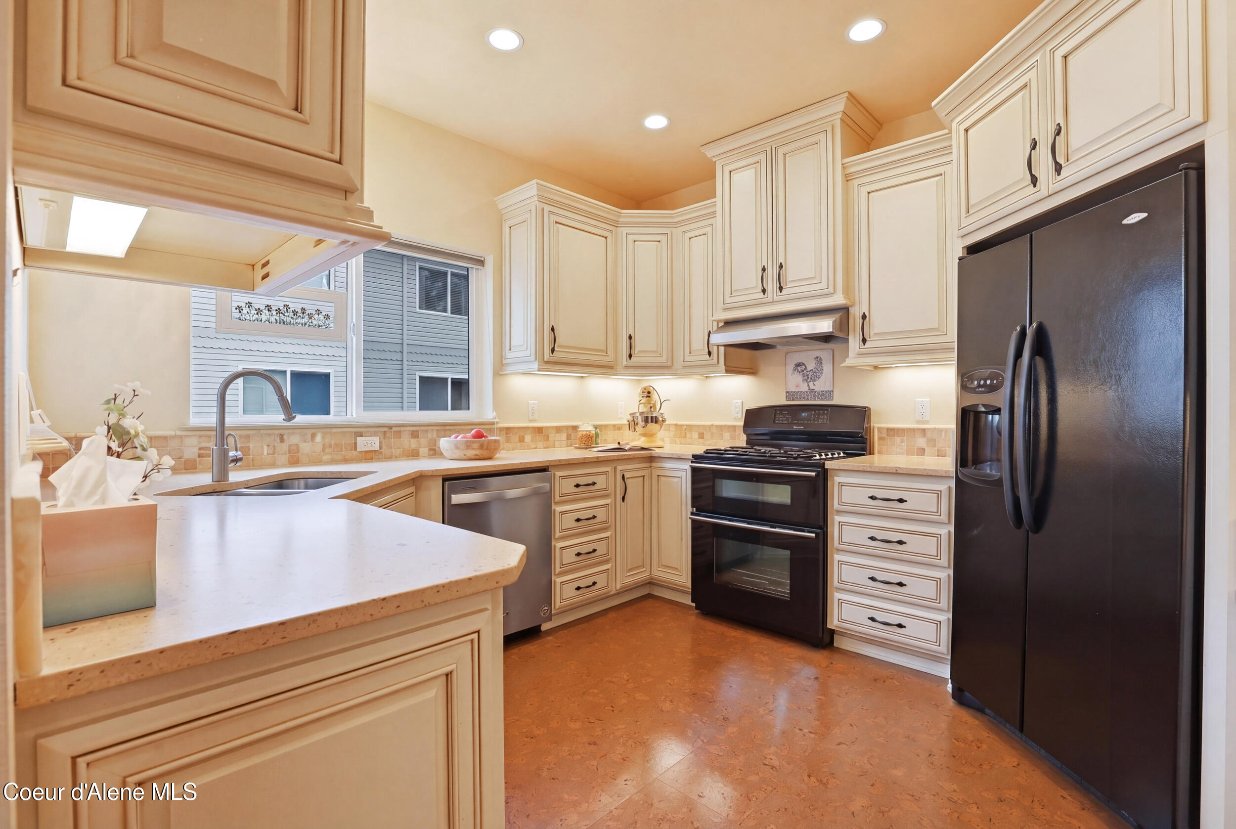 3654 Scotchpine Lane, Unit 2 Coeur D'Alene, ID 83815 - Photo 20 of 62 Kitchen