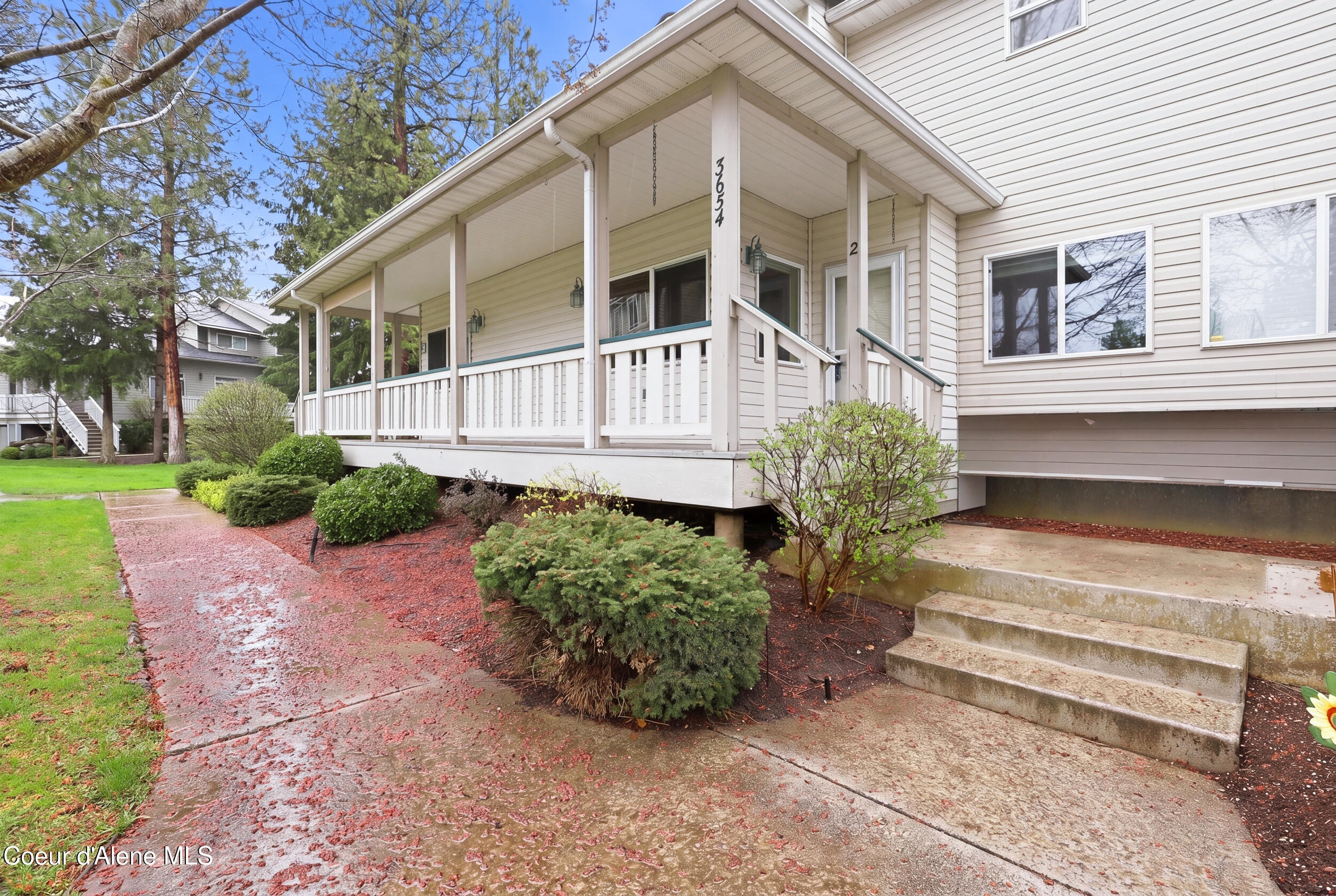 3654 Scotchpine Lane, Unit 2 Coeur D'Alene, ID 83815 - Photo 49 of 62 Front Porch