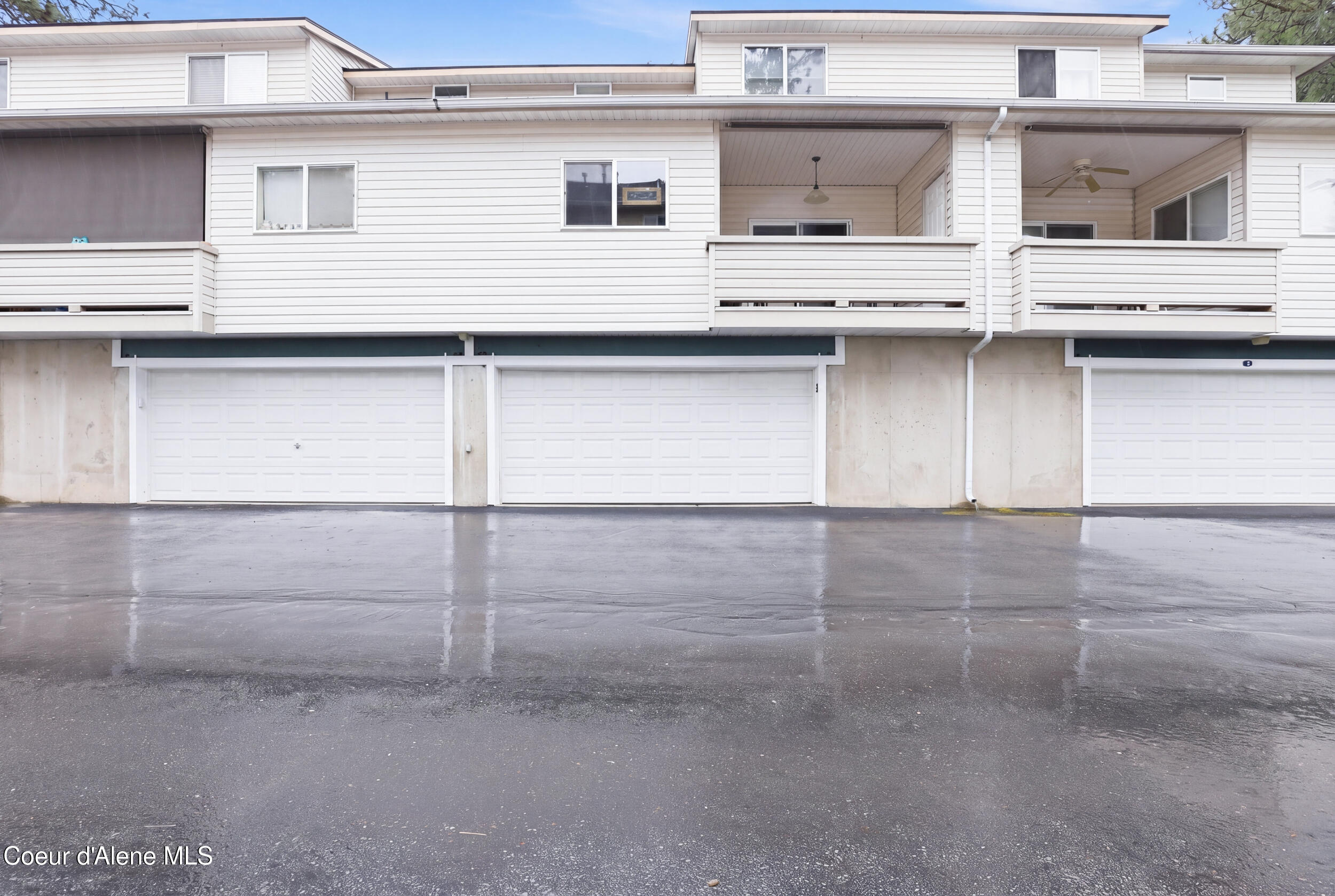3654 Scotchpine Lane, Unit 2 Coeur D'Alene, ID 83815 - Photo 5 of 62 Garage