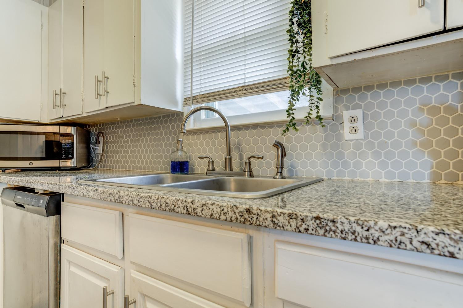 4617 63rd Street Lubbock, TX 79414 - Photo 4 of 14 Photo 4