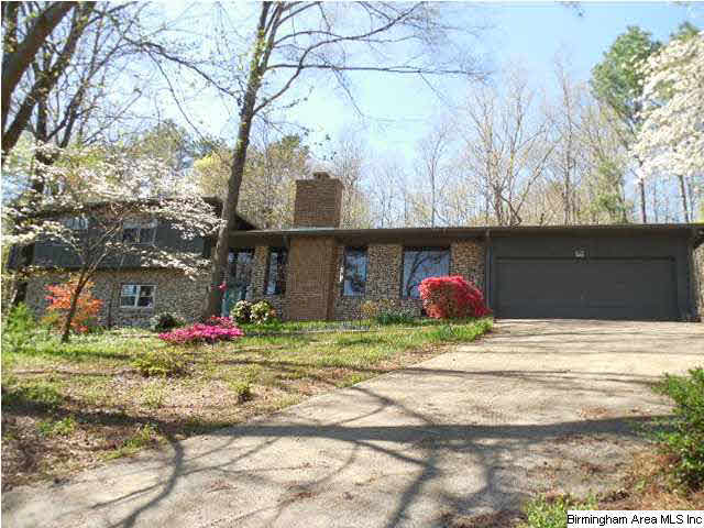 520 Paige Hill Road Anniston, AL 36207 - Photo 3 of 32