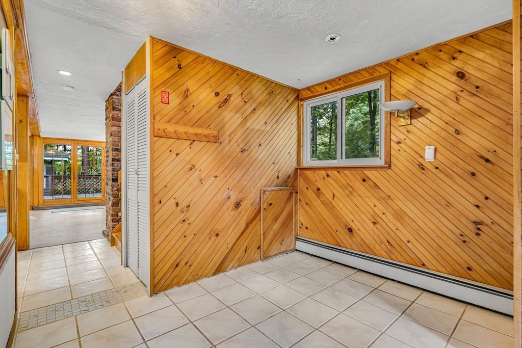 19 Algonquin Road Canton, MA 02021 - Photo 11 of 40