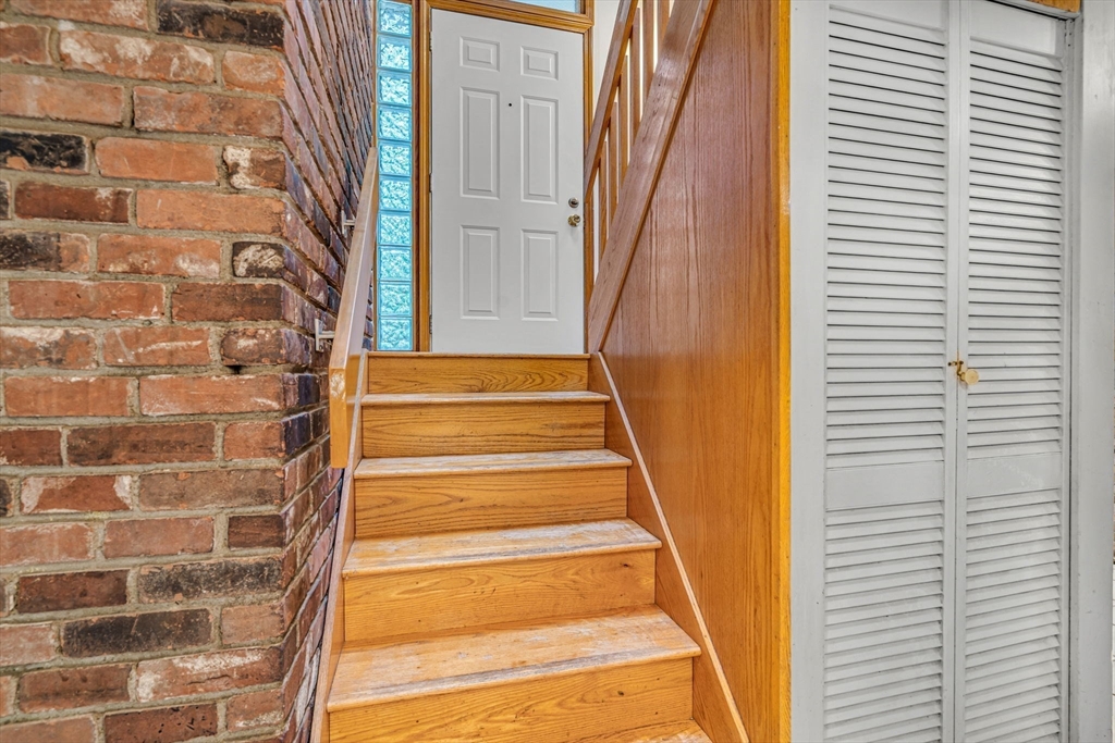 19 Algonquin Road Canton, MA 02021 - Photo 15 of 40