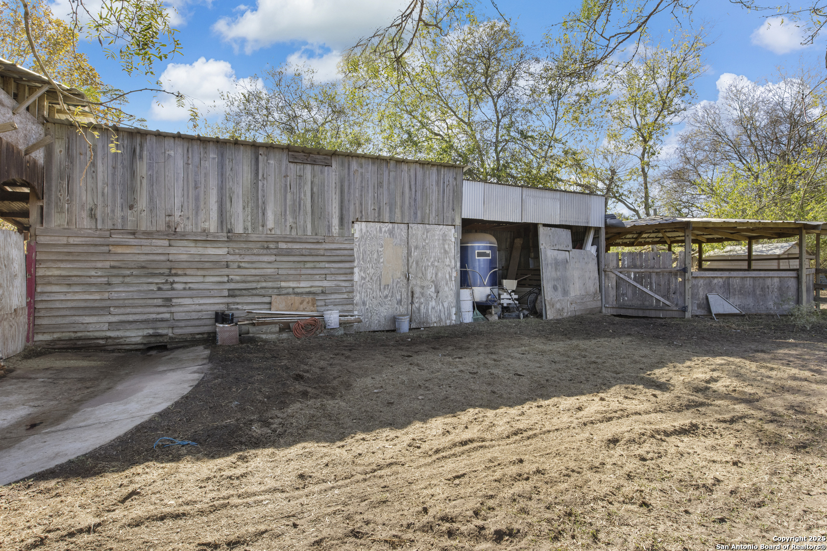 15515 South Skaggs Road Atascosa, TX 78002 - Photo 17 of 24