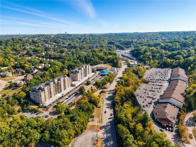 $98,500 | 2160 Greentree Road, Unit 801W, Pittsburgh, PA 15220