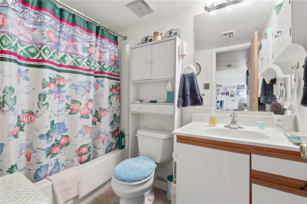 2160 Greentree Road, Unit 801W Pittsburgh, PA 15220 - Photo 9 of 20 Gallery Image 9