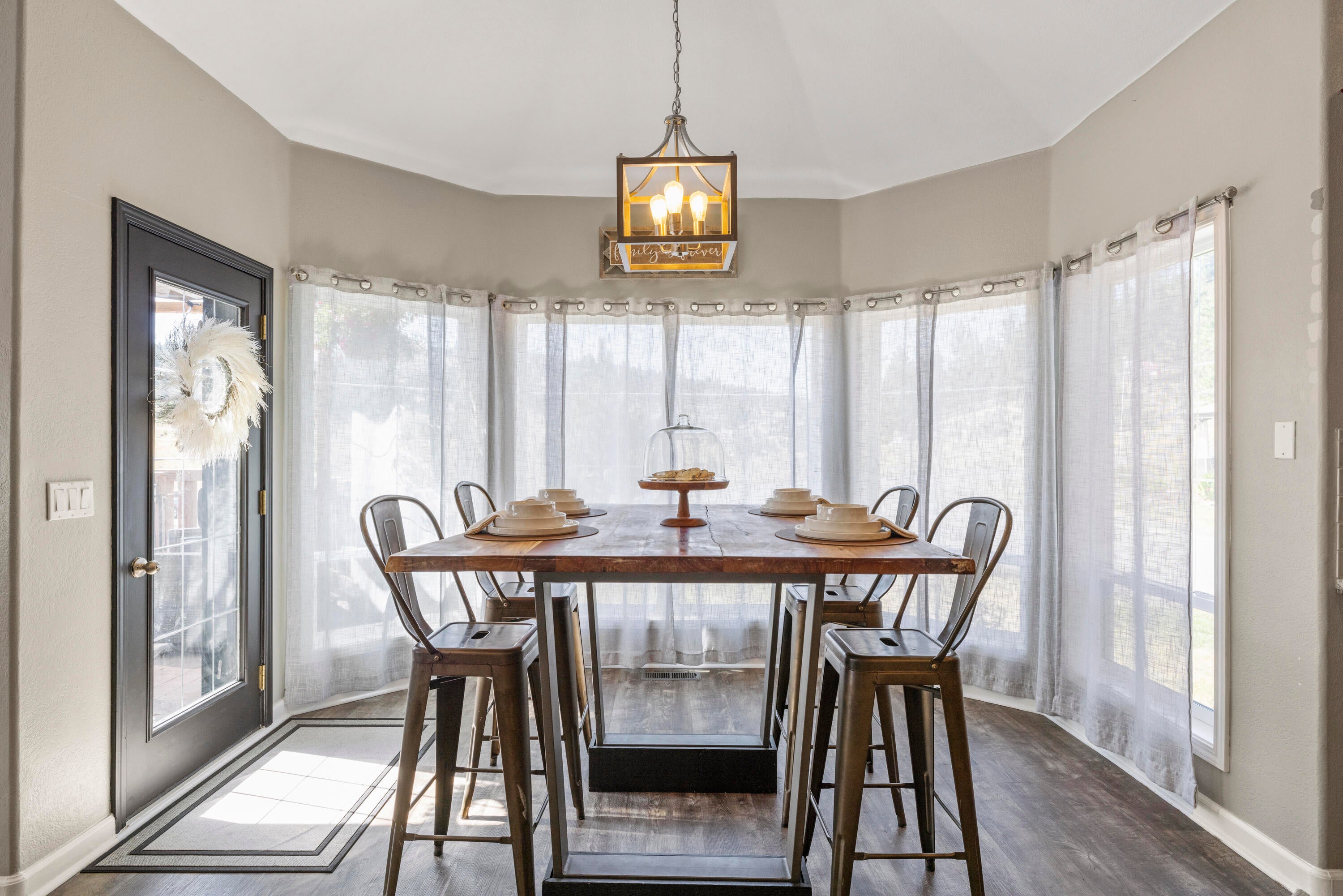 3808 Old Fort Road Klamath Falls, OR 97601 - Photo 41 of 120 dining nook