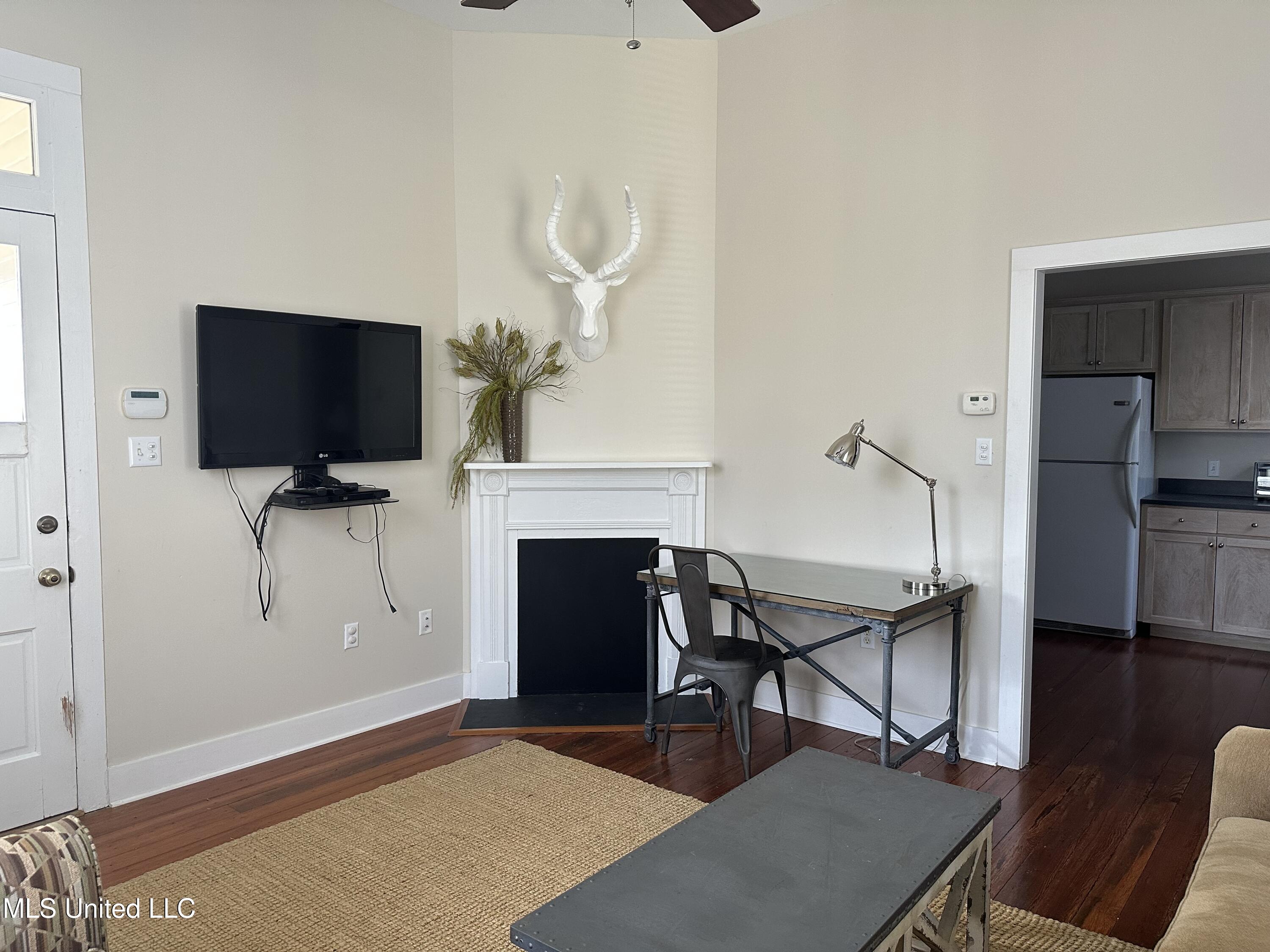 308 North Rankin Street Natchez, MS 39120 - Photo 5 of 32 IMG_3692