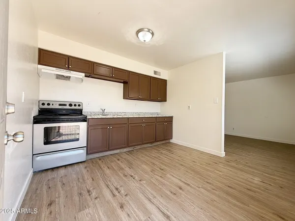 $895 | 5918 West Alice Avenue, Unit 4, Glendale, AZ 85302