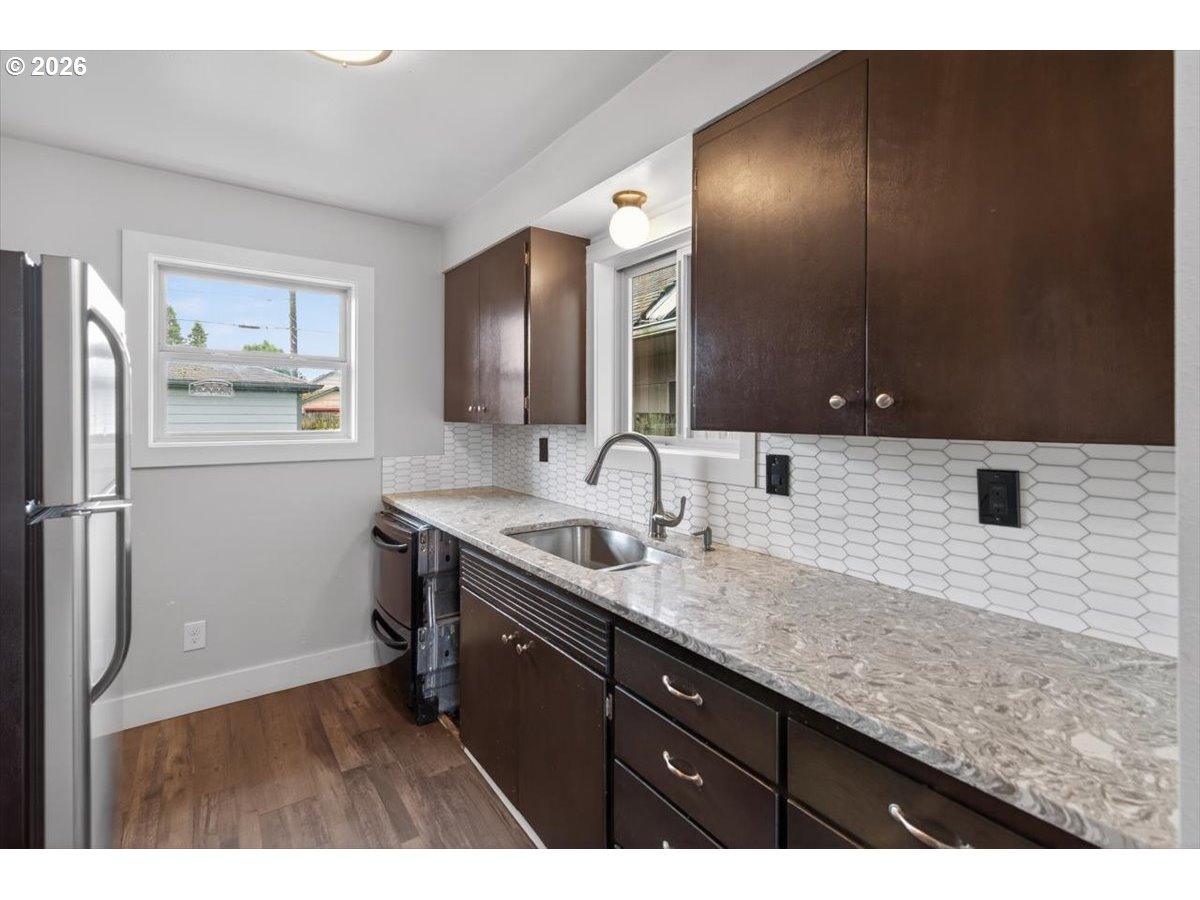 306 23rd Avenue Longview, WA 98632 - Photo 11 of 28