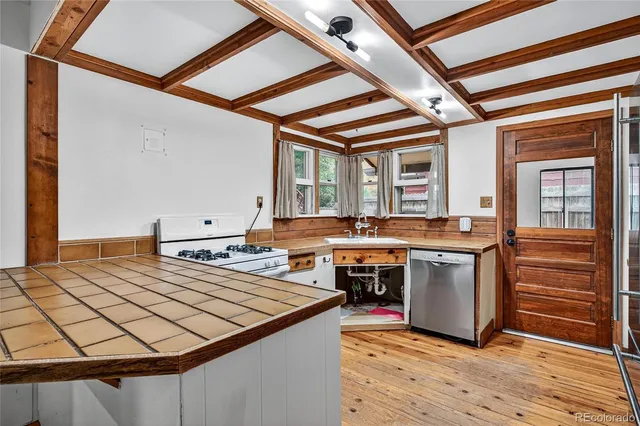 $2,925 | 5519 South Greenwood Street, Littleton, CO 80120