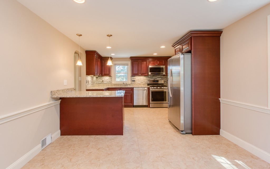 36 Deforest Road Newton, MA 02462 - Photo 8 of 23