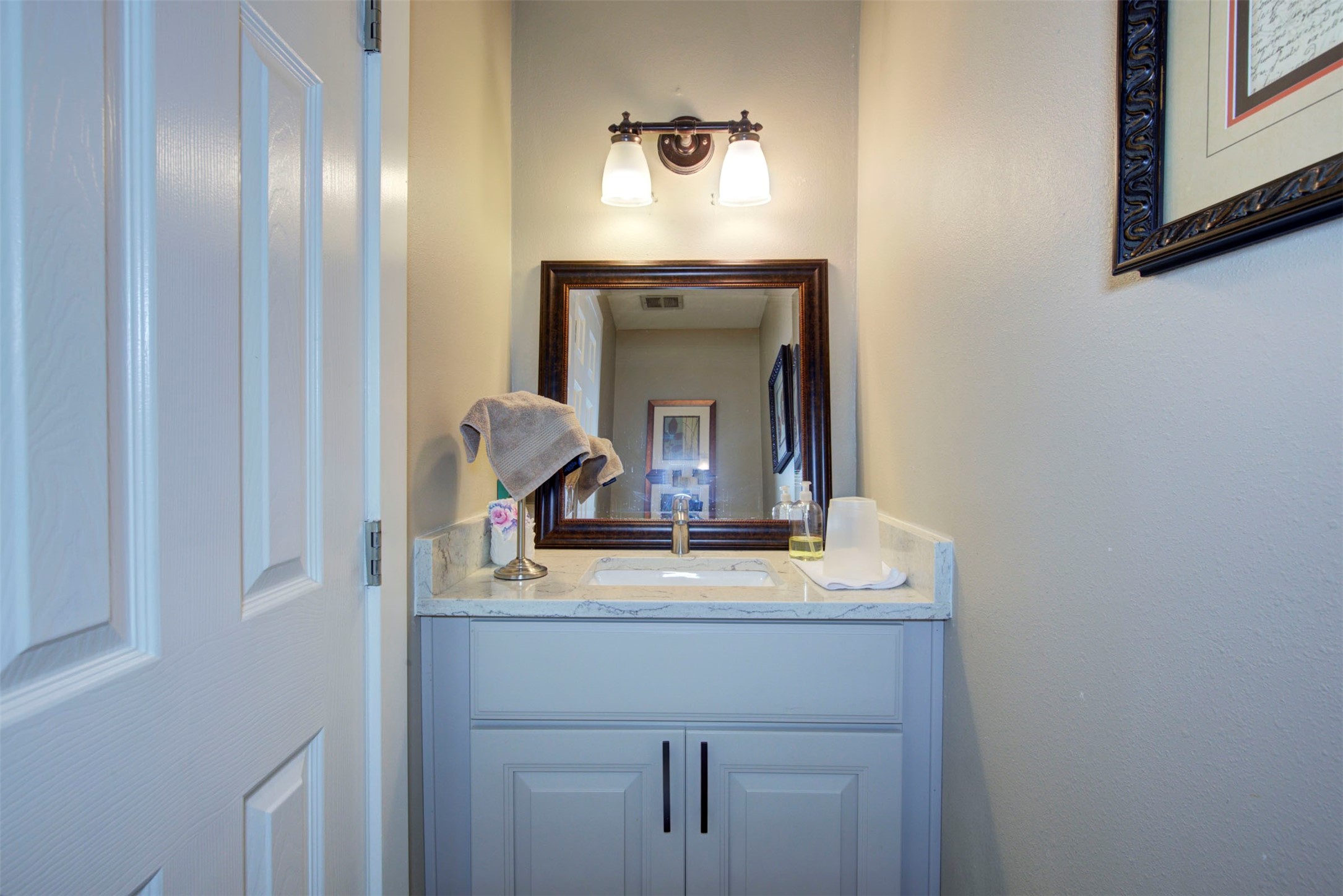 840 Threadneedle Street, Unit 208 Houston, TX 77079 - Photo 12 of 31