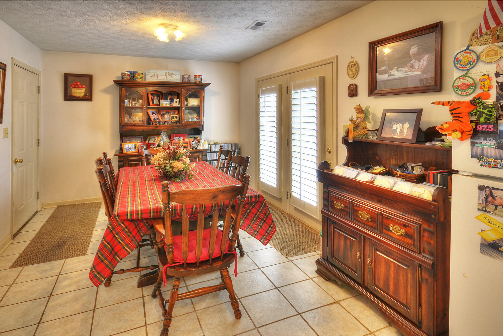 1423 Ebenezer Road Knoxville, TN 37922 - Photo 10 of 23 Open dining to kitchen
