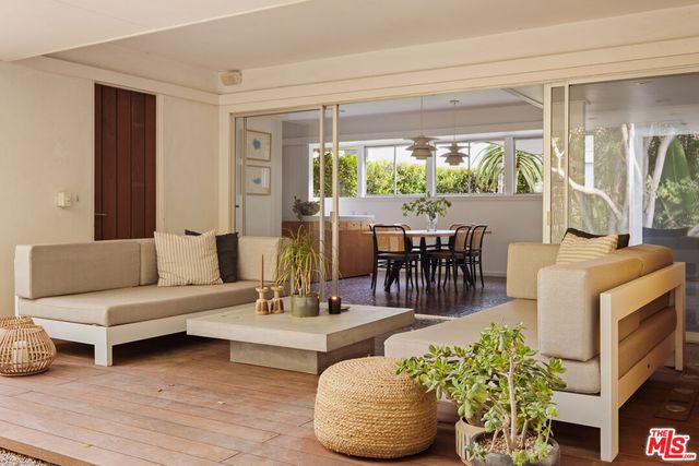 $2,595,000 | 2246 Chelan Place, Los Angeles, CA 90068