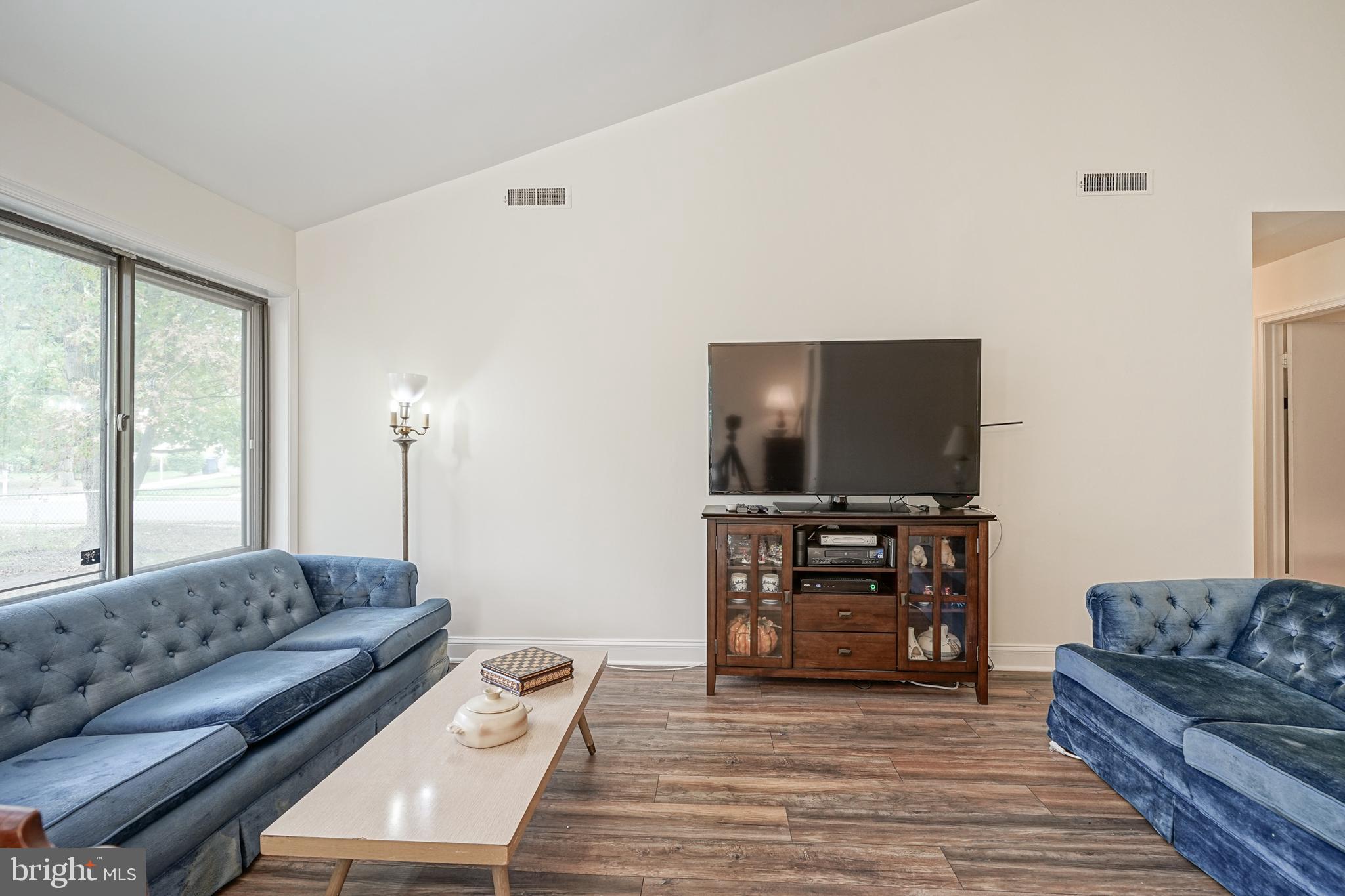 28 Merion Road Marlton, NJ 08053 - Photo 5 of 41 Gallery Image 5