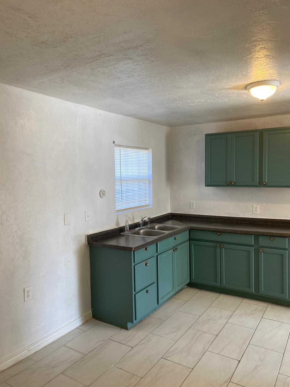 5237 Carmen Street Houston, TX 77033 - Photo 13 of 31 Gallery Image 13
