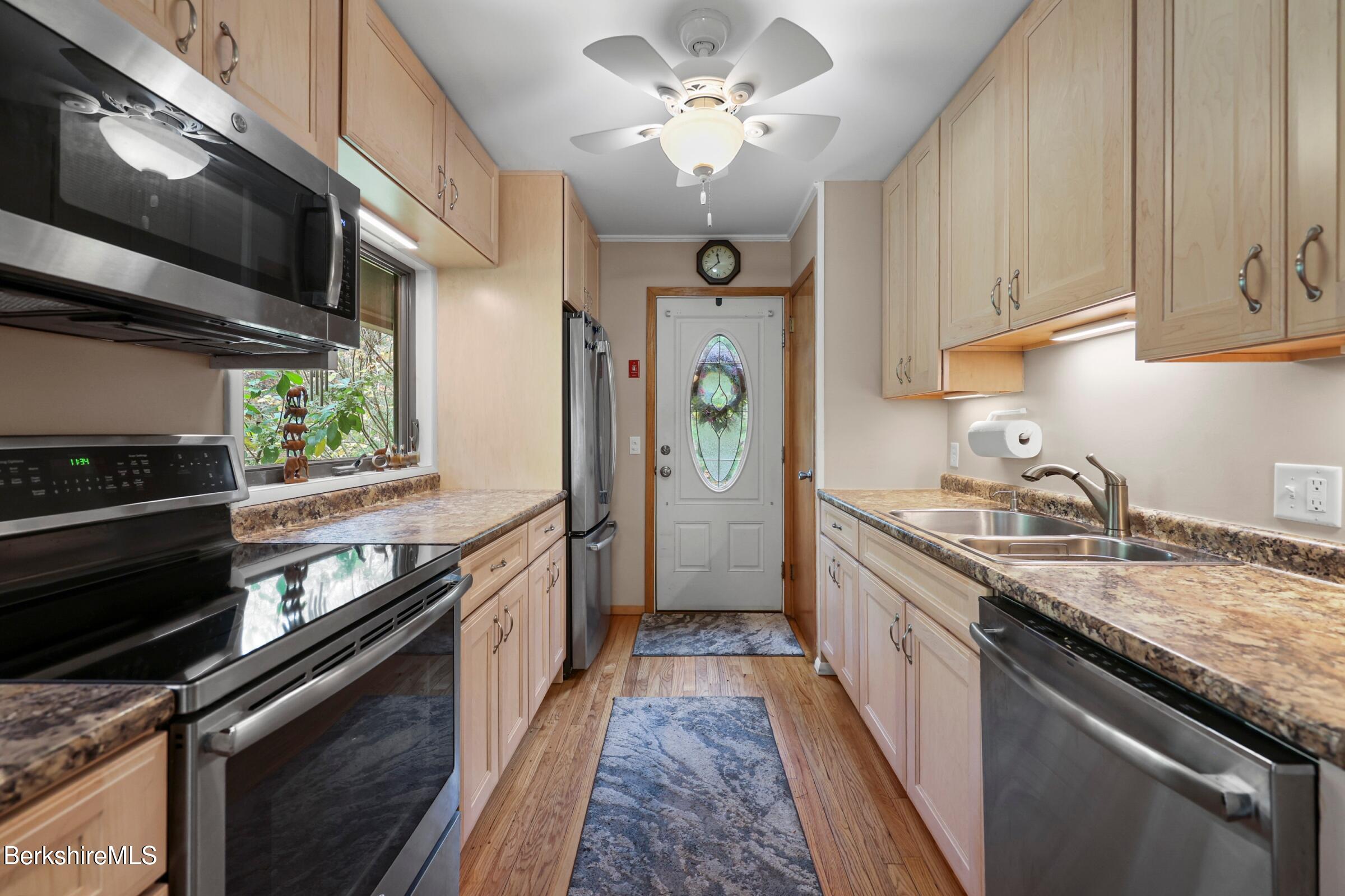 1178 Bancroft Road Becket, MA 01223 - Photo 12 of 40 Kitchen