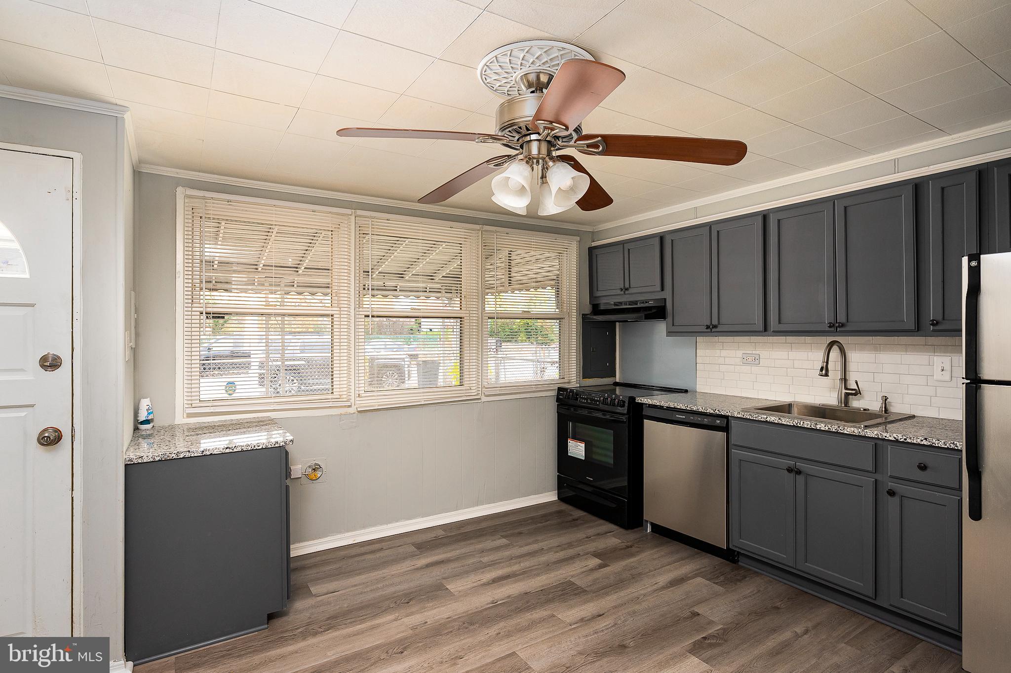 3167 Bero Road Lansdowne, MD 21227 - Photo 4 of 22 Kitchen