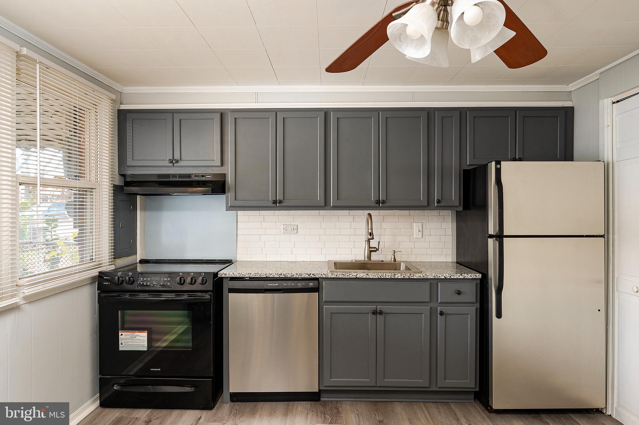 3167 Bero Road Lansdowne, MD 21227 - Photo 5 of 22 Kitchen (alt view)