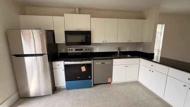 $2,300 | 4774 Orleans Court, Unit D, West Palm Beach, FL 33415