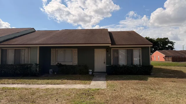 $2,300 | 4774 Orleans Court, Unit D, West Palm Beach, FL 33415